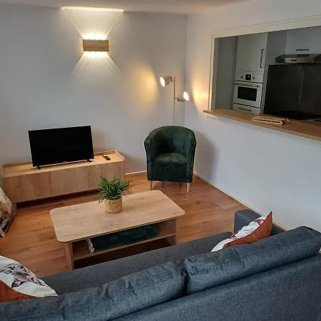 Le D'amandine Triplex 3 Etoiles شقة